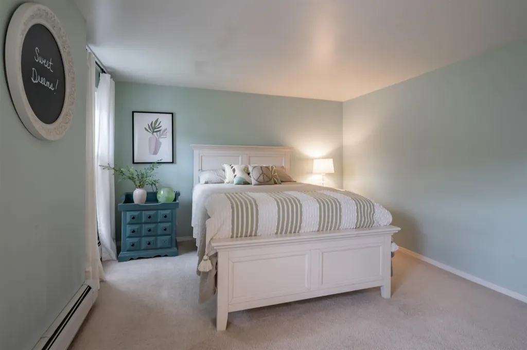 5 Ashland Street Nashua NH 03064-1808