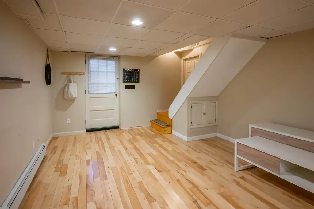 5 Ashland Street Nashua NH 03064-1808