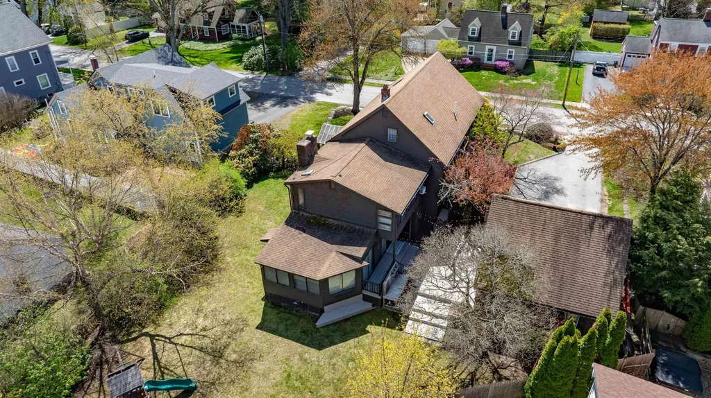 5 Ashland Street Nashua NH 03064-1808