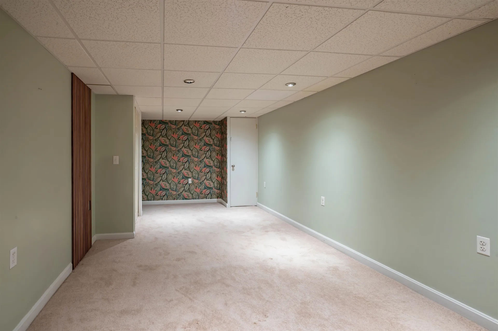 5 Ashland Street Nashua NH 03064-1808