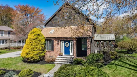 5 Ashland Street Nashua NH 03064-1808