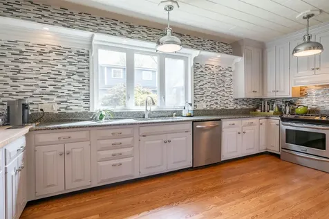5 Ashland Street Nashua NH 03064-1808