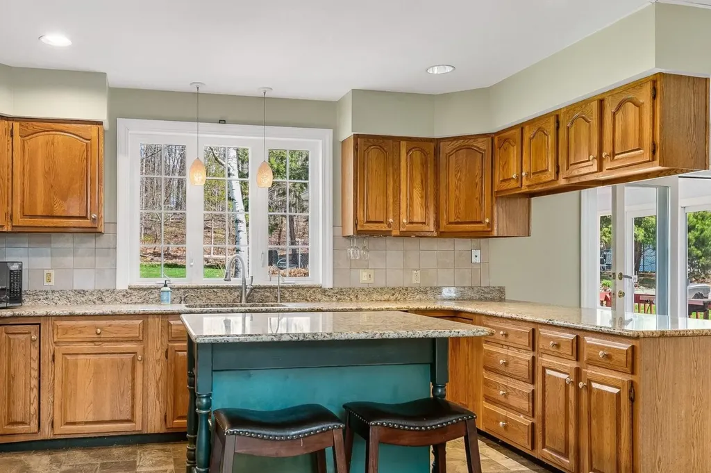 6 Drury Plains Road Stratham NH 03885
