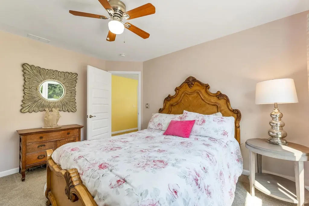 76 Curries Way Brookfield NH 03872