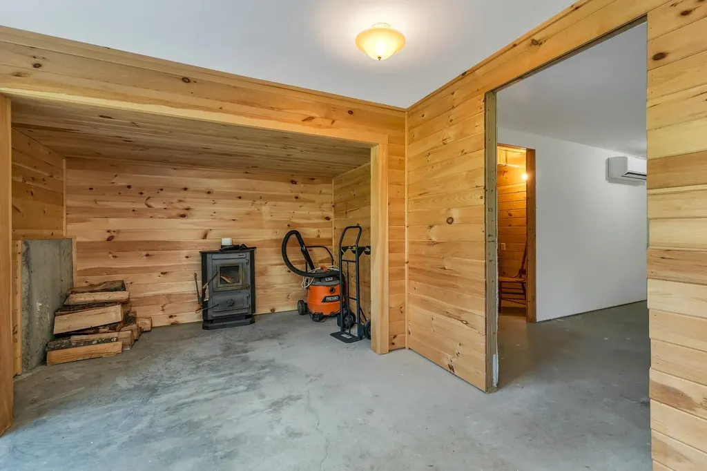 76 Curries Way Brookfield NH 03872