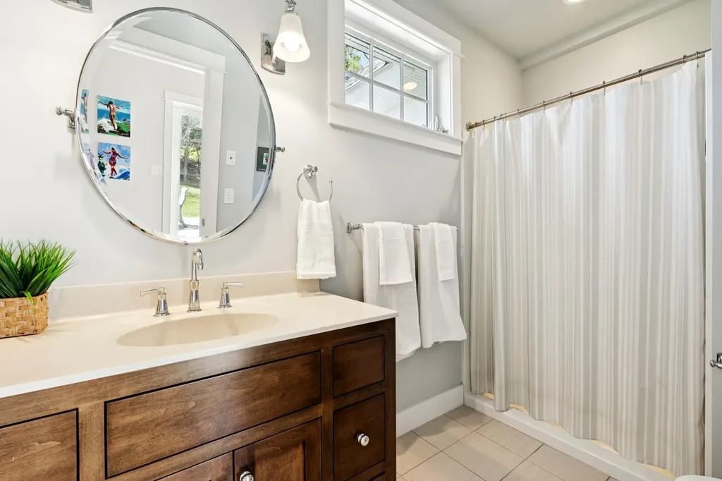 32 Niblick Lane Greenland NH 03840