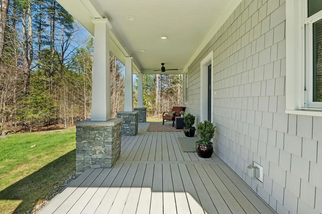 32 Niblick Lane Greenland NH 03840