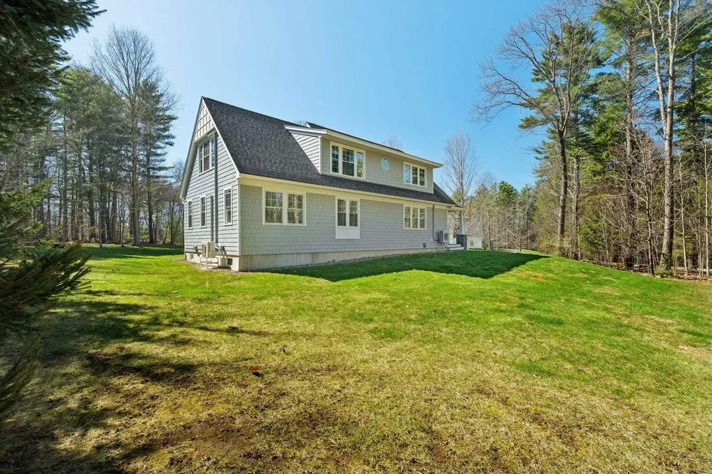 32 Niblick Lane Greenland NH 03840