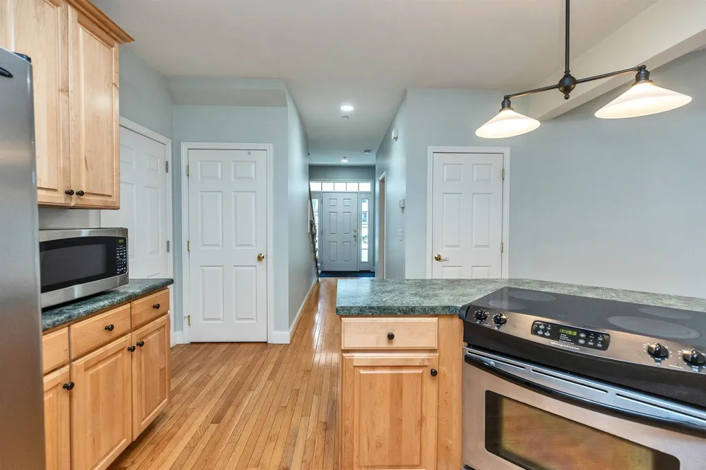 20 Robbe Farm Road Peterborough NH 03458