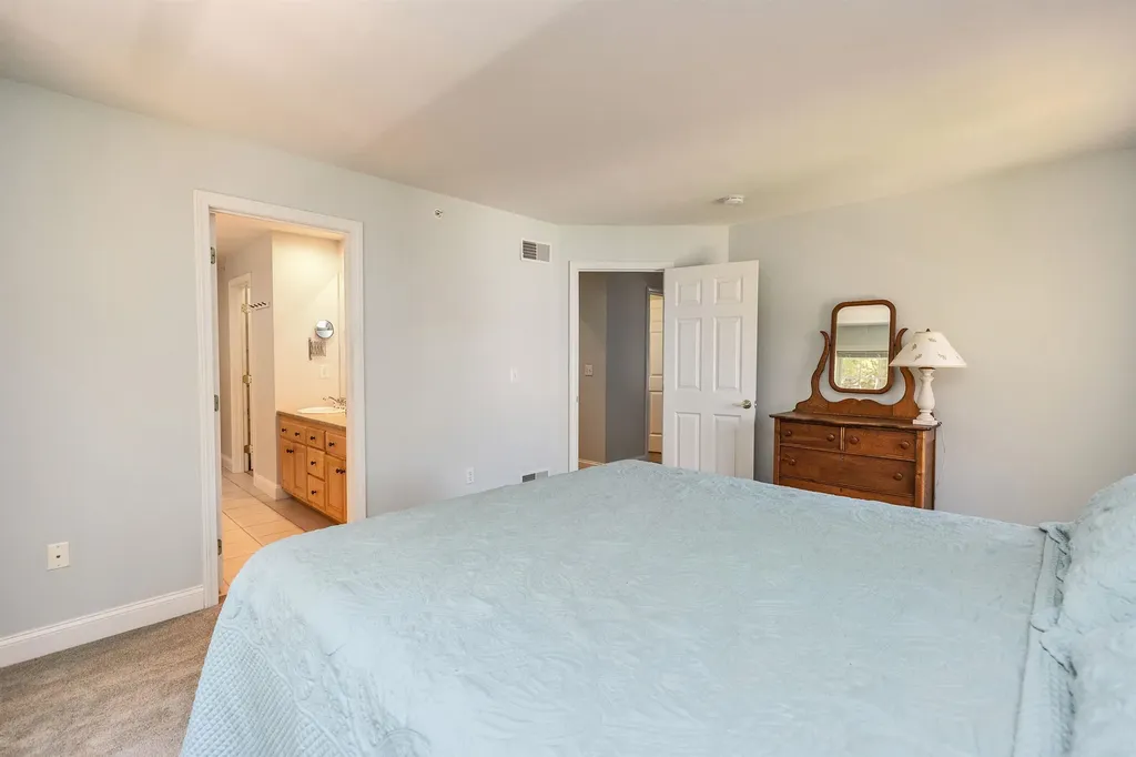 20 Robbe Farm Road Peterborough NH 03458