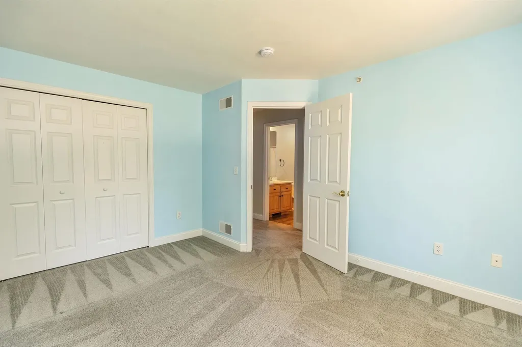 20 Robbe Farm Road Peterborough NH 03458