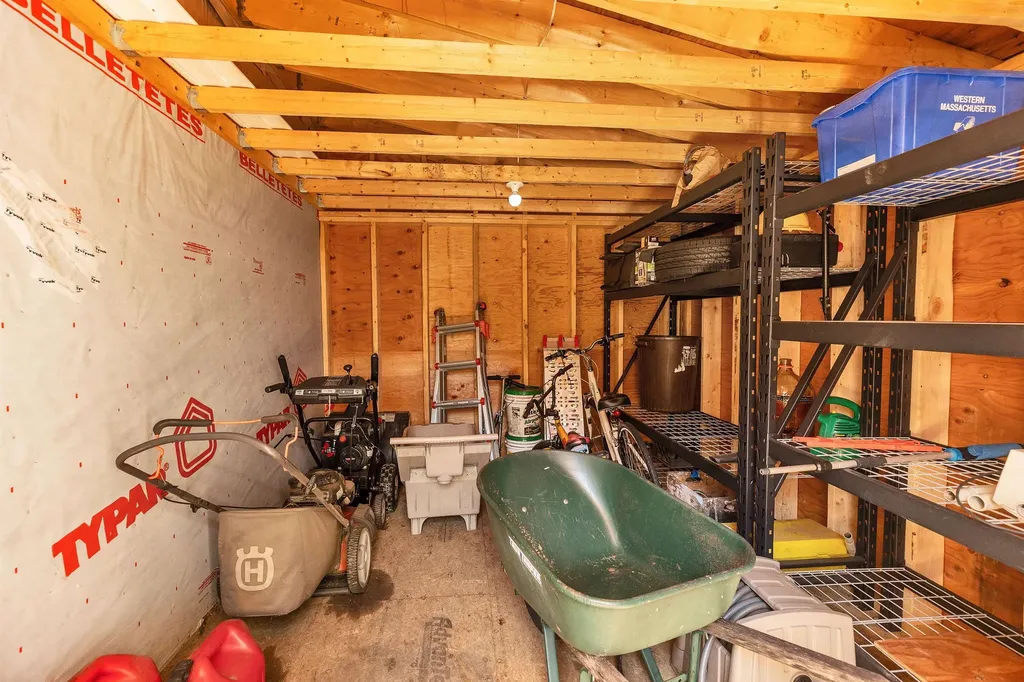 20 Robbe Farm Road Peterborough NH 03458