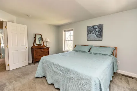 20 Robbe Farm Road Peterborough NH 03458