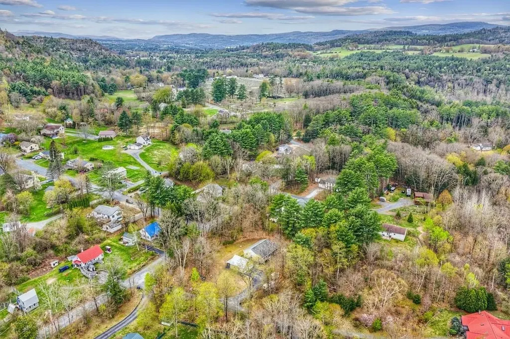 6 Forsyth Place Claremont NH 03743
