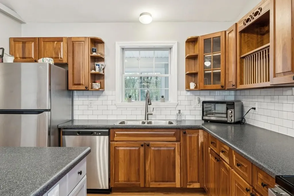 6 Forsyth Place Claremont NH 03743