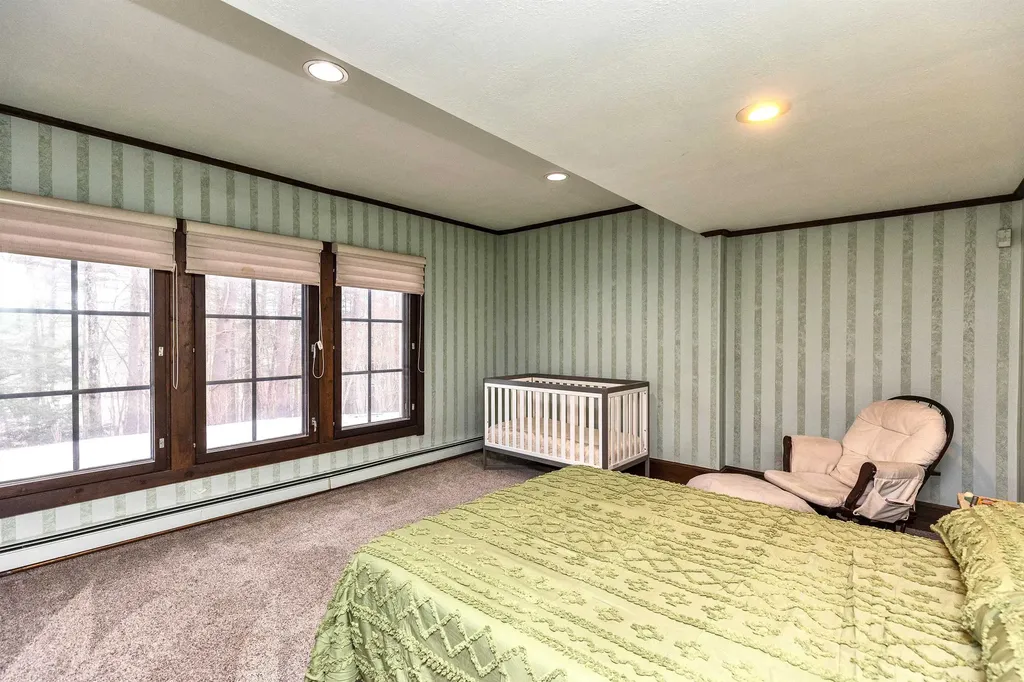 107 Fresh Pond Lane Brookline NH 03033