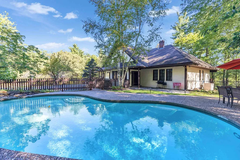 107 Fresh Pond Lane Brookline NH 03033