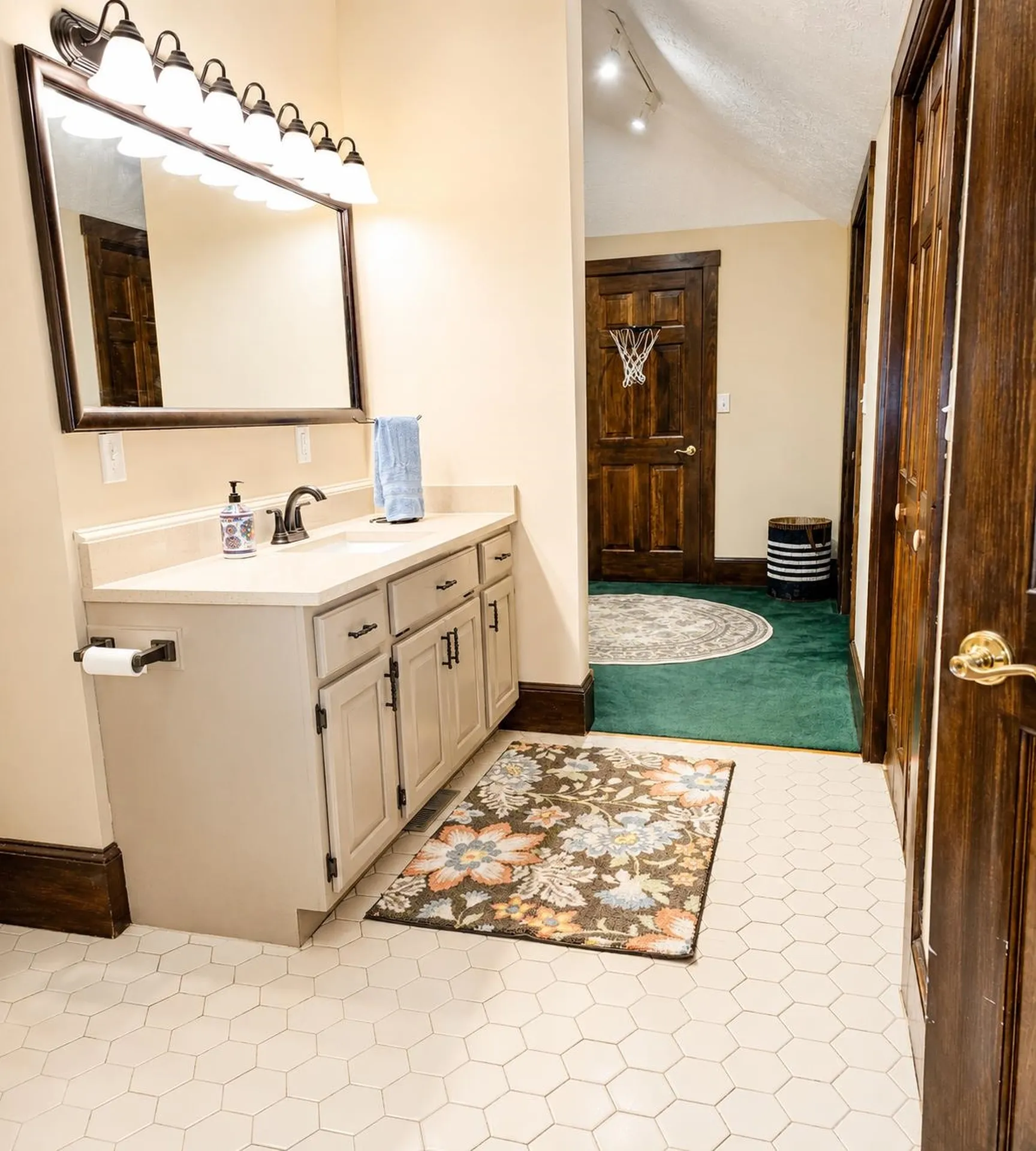 107 Fresh Pond Lane Brookline NH 03033