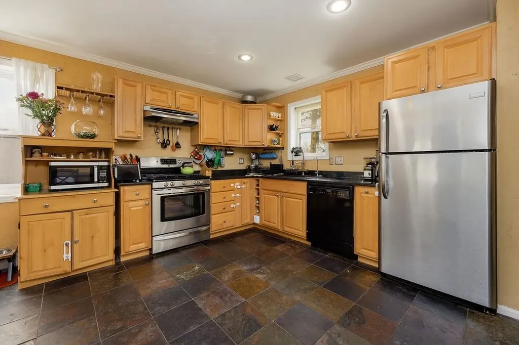 44 Acorn Street Hartford VT 05001