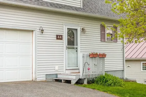 44 Acorn Street Hartford VT 05001