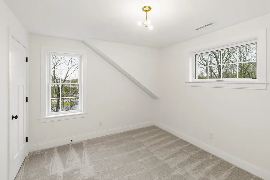 19 Eden Lane Portsmouth NH 03801