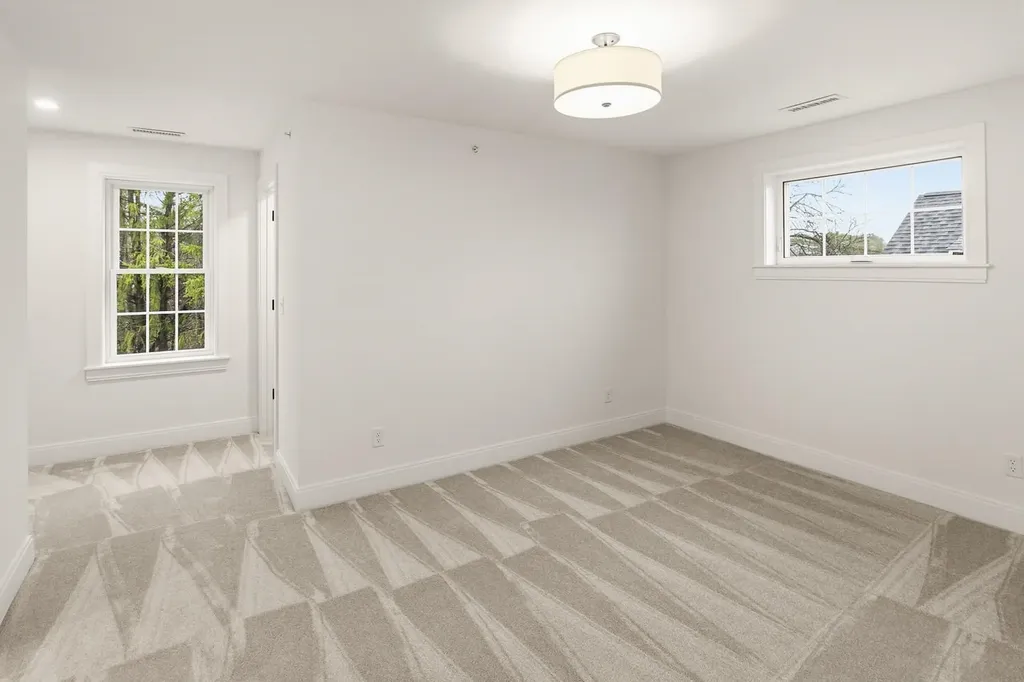 19 Eden Lane Portsmouth NH 03801