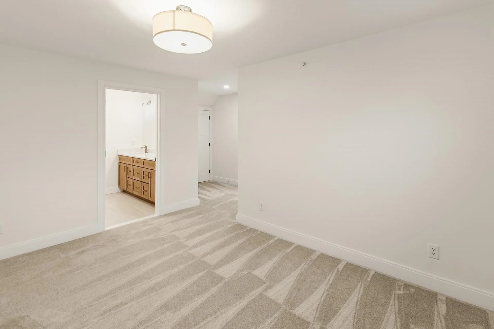 19 Eden Lane Portsmouth NH 03801