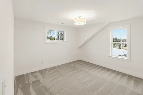 19 Eden Lane Portsmouth NH 03801