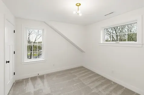 19 Eden Lane Portsmouth NH 03801