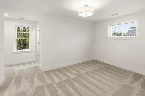 19 Eden Lane Portsmouth NH 03801