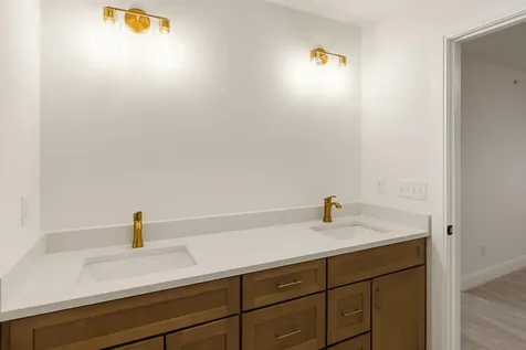 19 Eden Lane Portsmouth NH 03801