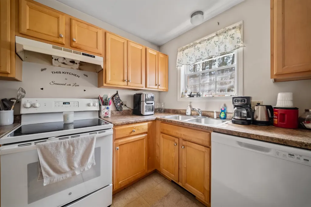 38 - 40 Cedar Street Wakefield NH 03872