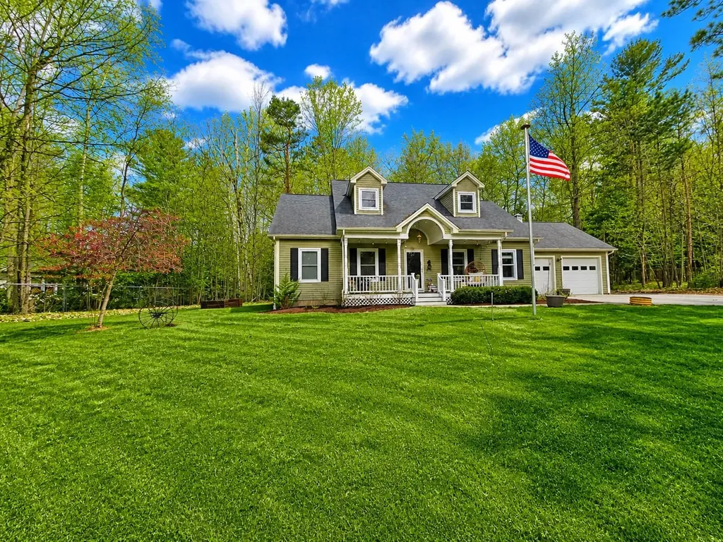 9 Clover Lane Newport City VT 05855
