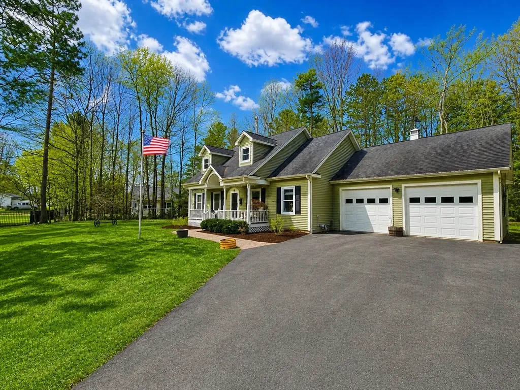 9 Clover Lane Newport City VT 05855