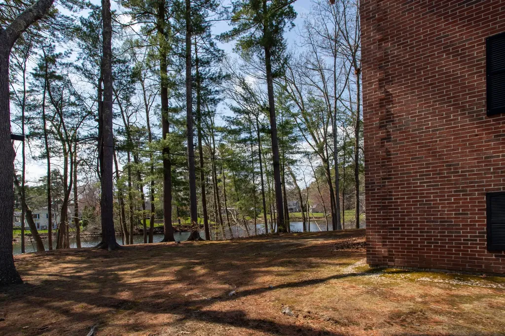 21 Folly Mill Terrace Seabrook NH 03874