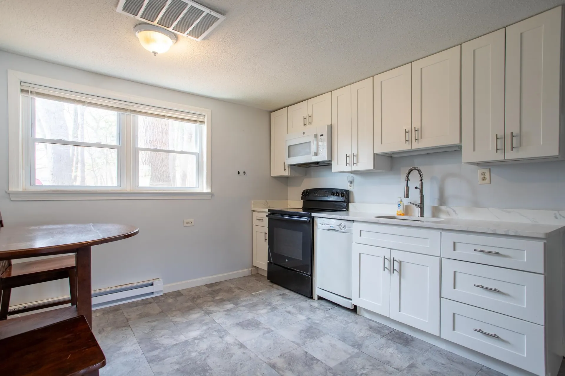 21 Folly Mill Terrace Seabrook NH 03874