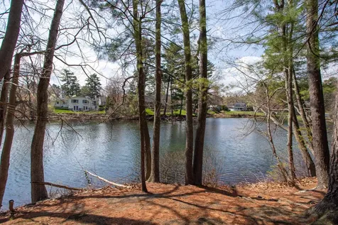 21 Folly Mill Terrace Seabrook NH 03874