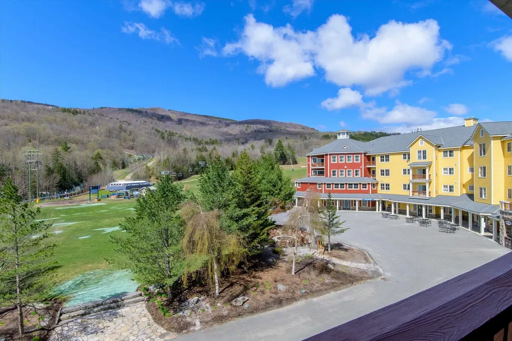 335/337 Qtr. I V Jackson Gore Inn Ludlow VT 05149