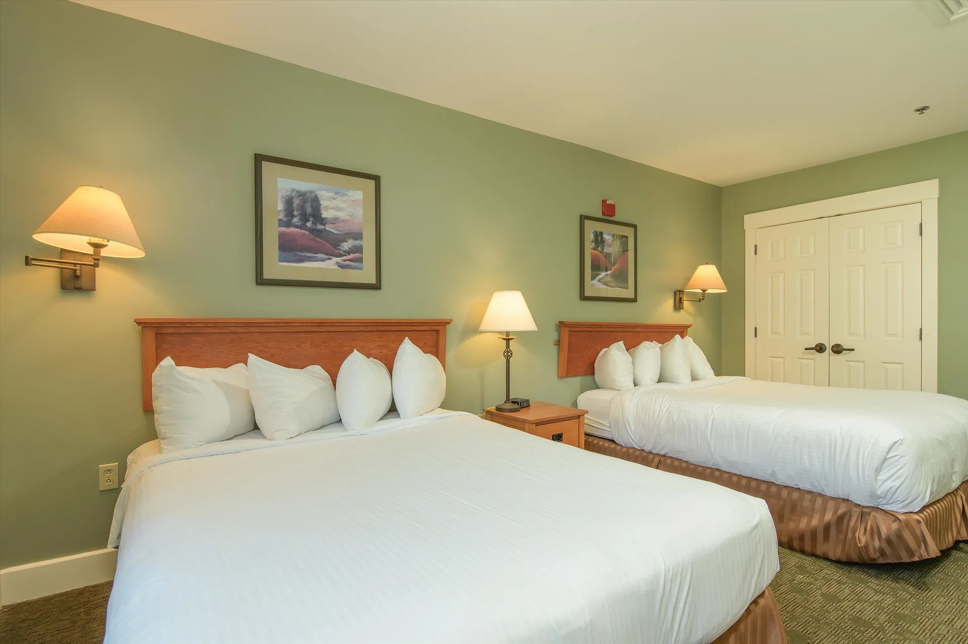 335/337 Qtr. I V Jackson Gore Inn Ludlow VT 05149
