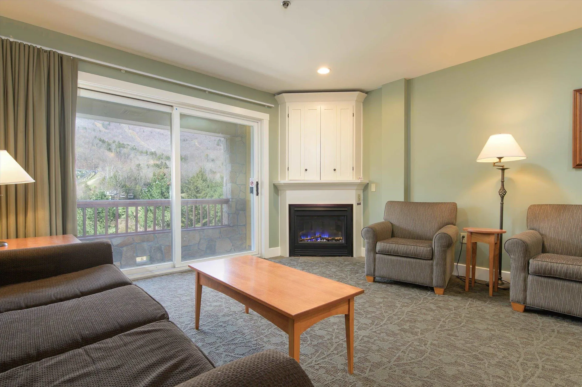 335/337 Qtr. I V Jackson Gore Inn Ludlow VT 05149
