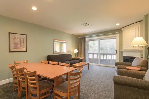 335/337 Qtr. I V Jackson Gore Inn Ludlow VT 05149