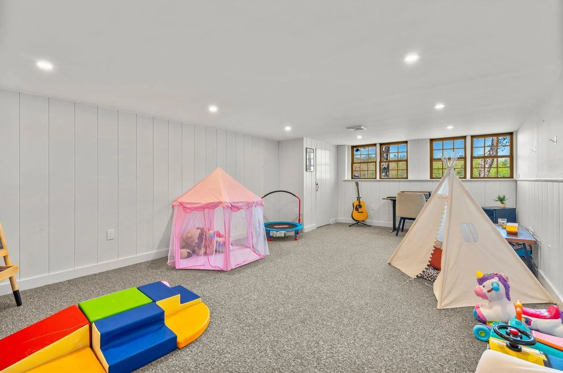 76 Dow Road Hollis NH 03049