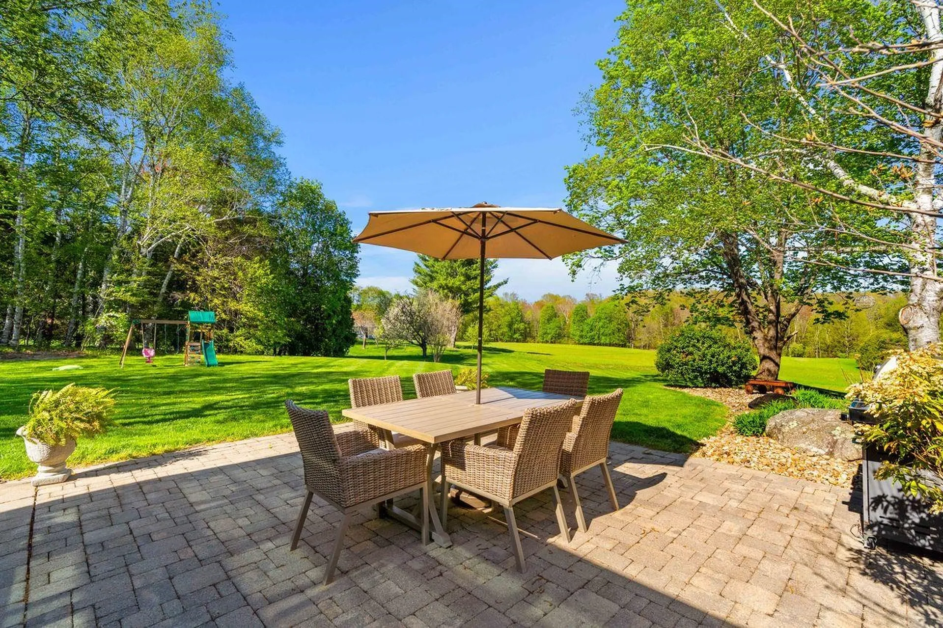 76 Dow Road Hollis NH 03049