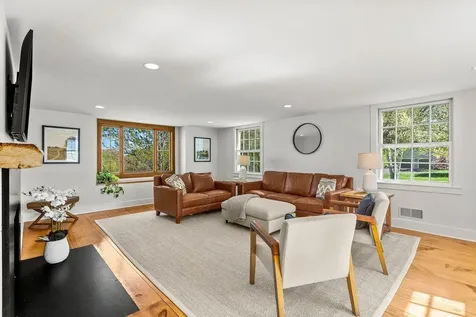 76 Dow Road Hollis NH 03049