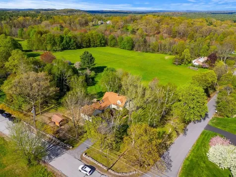 76 Dow Road Hollis NH 03049