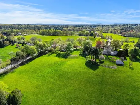 76 Dow Road Hollis NH 03049