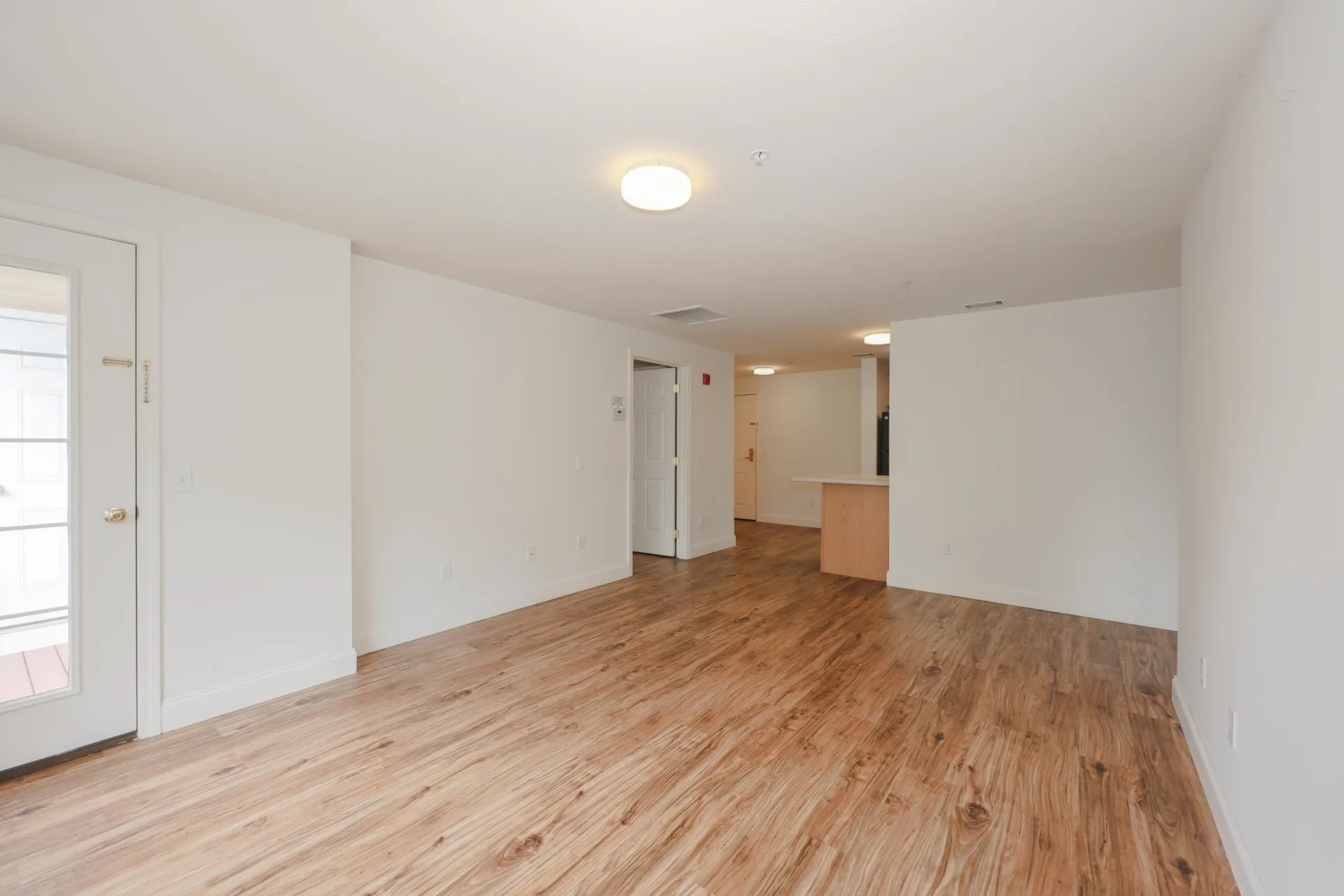 18 Crestview Circle Londonderry NH 03053