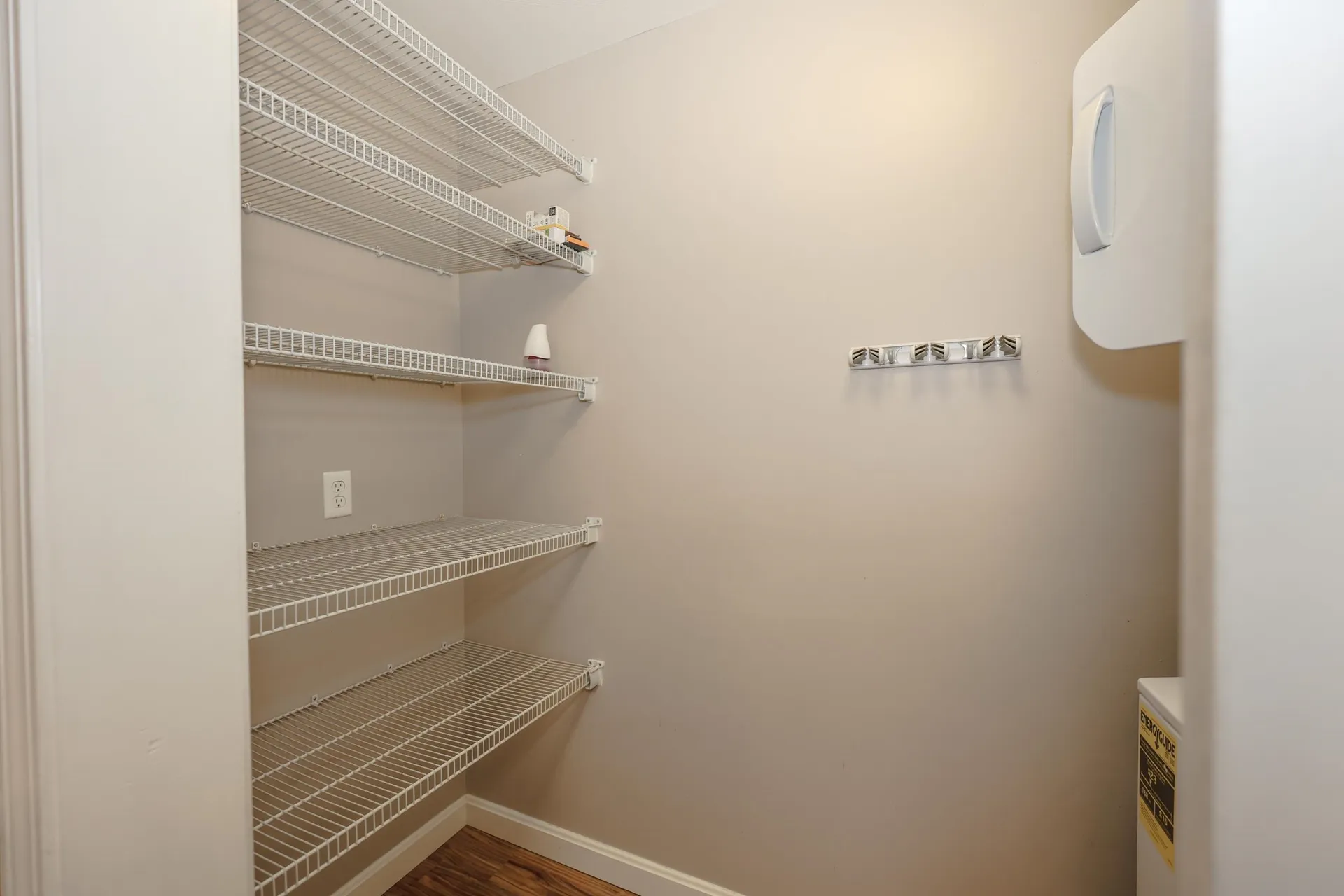 18 Crestview Circle Londonderry NH 03053