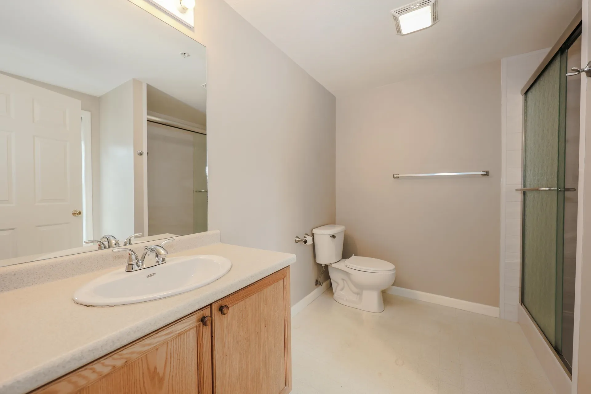 18 Crestview Circle Londonderry NH 03053