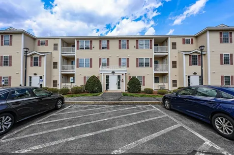 18 Crestview Circle Londonderry NH 03053